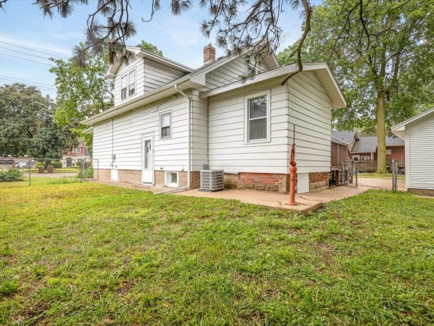 254 River, LOVES PARK, Illinois 61111, 3 Bedrooms Bedrooms, ,2 BathroomsBathrooms,House,For Sale,River,202603299
