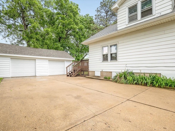 254 River, LOVES PARK, Illinois 61111, 3 Bedrooms Bedrooms, ,2 BathroomsBathrooms,House,For Sale,River,202603299