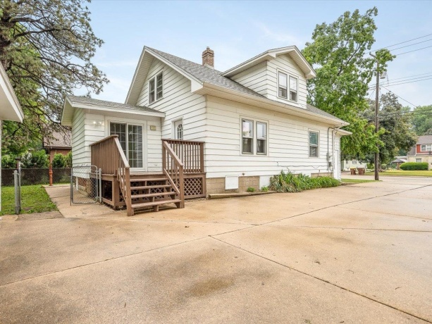 254 River, LOVES PARK, Illinois 61111, 3 Bedrooms Bedrooms, ,2 BathroomsBathrooms,House,For Sale,River,202603299