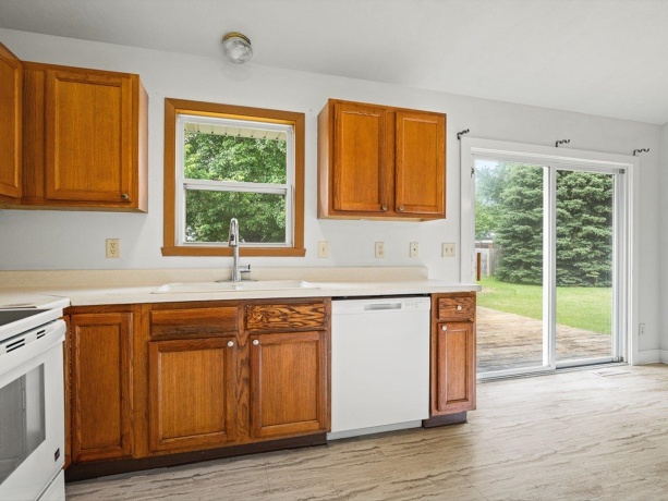 4192 Linden, ROCKFORD, Illinois 61109, 4 Bedrooms Bedrooms, ,2 BathroomsBathrooms,House,For Sale,Linden,202603572