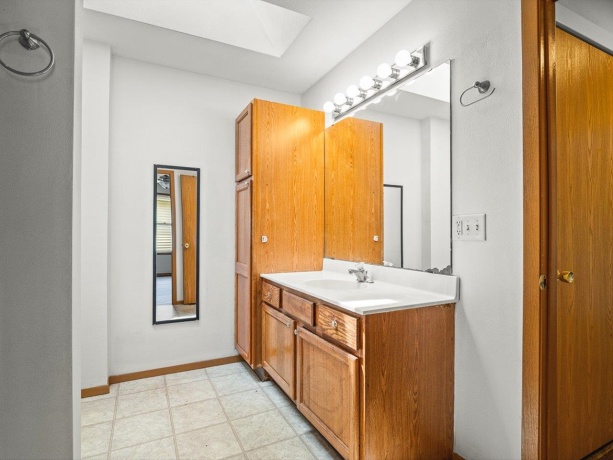 4192 Linden, ROCKFORD, Illinois 61109, 4 Bedrooms Bedrooms, ,2 BathroomsBathrooms,House,For Sale,Linden,202603572