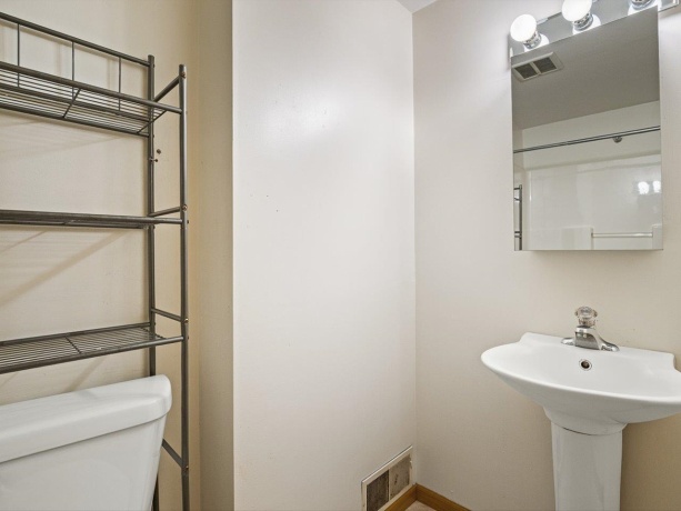 4192 Linden, ROCKFORD, Illinois 61109, 4 Bedrooms Bedrooms, ,2 BathroomsBathrooms,House,For Sale,Linden,202603572