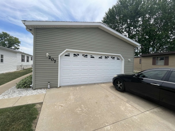 207 Fox, BELVIDERE, Illinois 61008, 3 Bedrooms Bedrooms, ,2 BathroomsBathrooms,House,For Sale,Fox,202603164