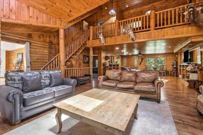 2105 Elizabeth Scales Mound, ELIZABETH, Illinois 61028, 4 Bedrooms Bedrooms, ,4 BathroomsBathrooms,House,For Sale,Elizabeth Scales Mound,202603586