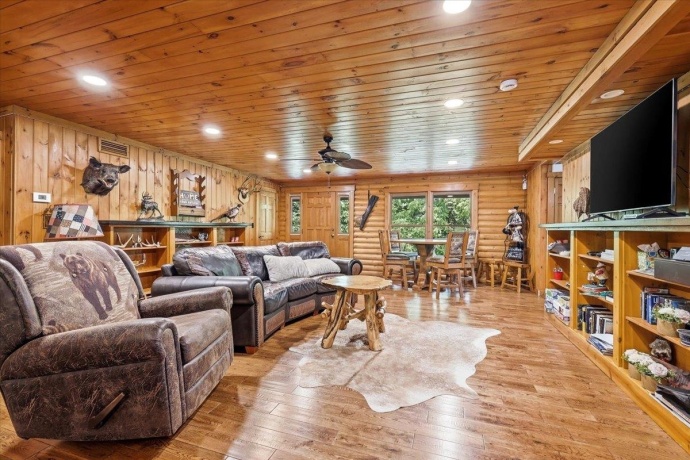 2105 Elizabeth Scales Mound, ELIZABETH, Illinois 61028, 4 Bedrooms Bedrooms, ,4 BathroomsBathrooms,House,For Sale,Elizabeth Scales Mound,202603586