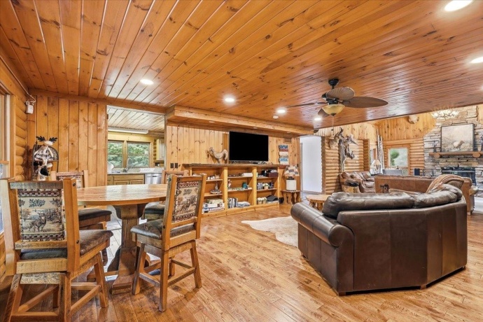 2105 Elizabeth Scales Mound, ELIZABETH, Illinois 61028, 4 Bedrooms Bedrooms, ,4 BathroomsBathrooms,House,For Sale,Elizabeth Scales Mound,202603586