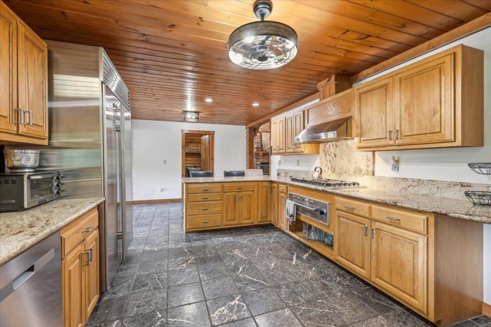 2105 Elizabeth Scales Mound, ELIZABETH, Illinois 61028, 4 Bedrooms Bedrooms, ,4 BathroomsBathrooms,House,For Sale,Elizabeth Scales Mound,202603586