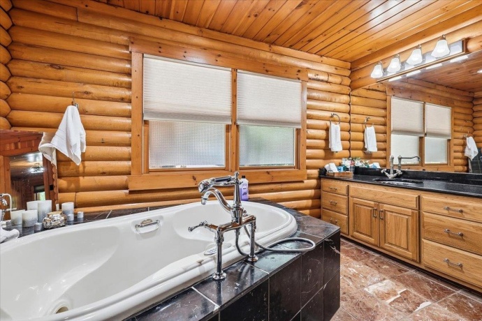 2105 Elizabeth Scales Mound, ELIZABETH, Illinois 61028, 4 Bedrooms Bedrooms, ,4 BathroomsBathrooms,House,For Sale,Elizabeth Scales Mound,202603586