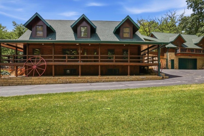 2105 Elizabeth Scales Mound, ELIZABETH, Illinois 61028, 4 Bedrooms Bedrooms, ,4 BathroomsBathrooms,House,For Sale,Elizabeth Scales Mound,202603586