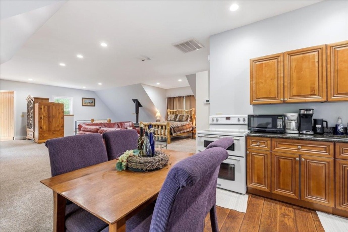 2105 Elizabeth Scales Mound, ELIZABETH, Illinois 61028, 4 Bedrooms Bedrooms, ,4 BathroomsBathrooms,House,For Sale,Elizabeth Scales Mound,202603586