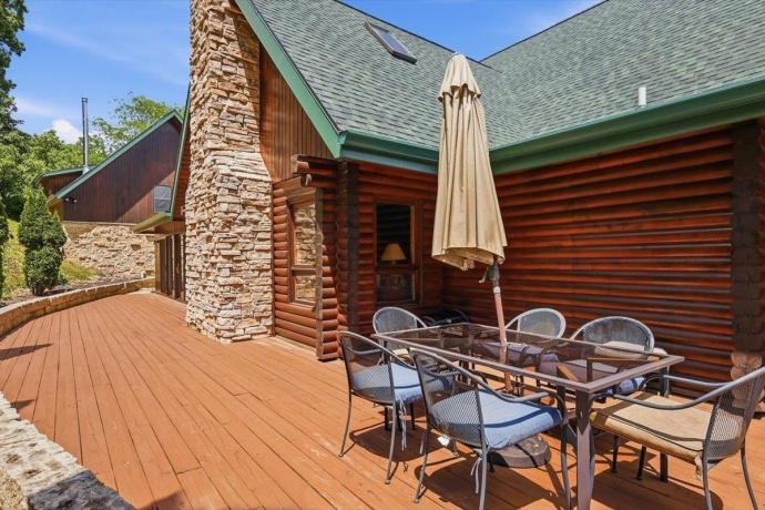 2105 Elizabeth Scales Mound, ELIZABETH, Illinois 61028, 4 Bedrooms Bedrooms, ,4 BathroomsBathrooms,House,For Sale,Elizabeth Scales Mound,202603586