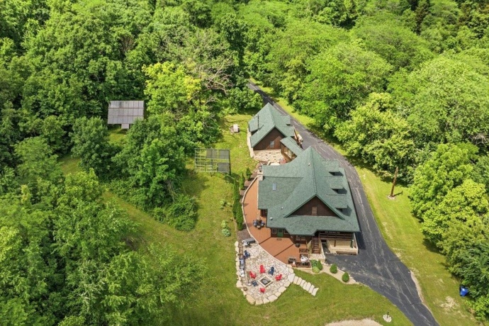 2105 Elizabeth Scales Mound, ELIZABETH, Illinois 61028, 4 Bedrooms Bedrooms, ,4 BathroomsBathrooms,House,For Sale,Elizabeth Scales Mound,202603586