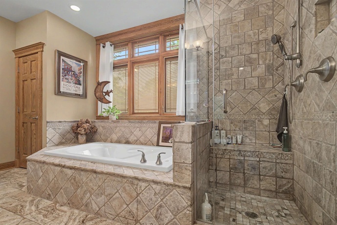 2 Dogwood, GALENA, Illinois 61036, 4 Bedrooms Bedrooms, ,3 BathroomsBathrooms,House,For Sale,Dogwood,202603588