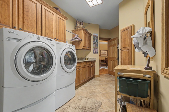 2 Dogwood, GALENA, Illinois 61036, 4 Bedrooms Bedrooms, ,3 BathroomsBathrooms,House,For Sale,Dogwood,202603588