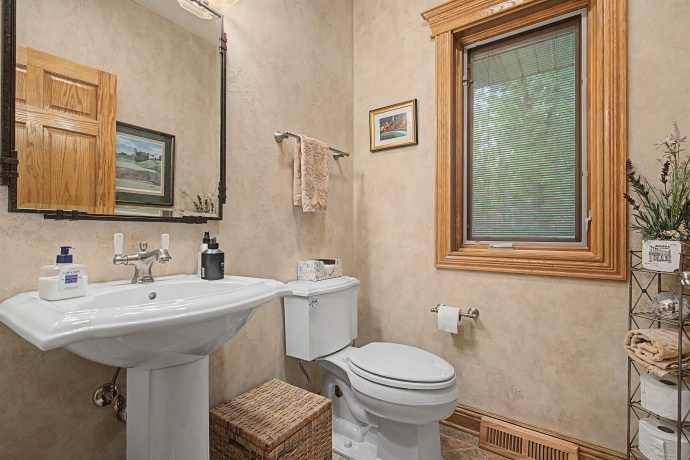 2 Dogwood, GALENA, Illinois 61036, 4 Bedrooms Bedrooms, ,3 BathroomsBathrooms,House,For Sale,Dogwood,202603588
