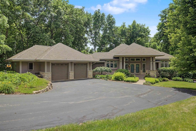 2 Dogwood, GALENA, Illinois 61036, 4 Bedrooms Bedrooms, ,3 BathroomsBathrooms,House,For Sale,Dogwood,202603588