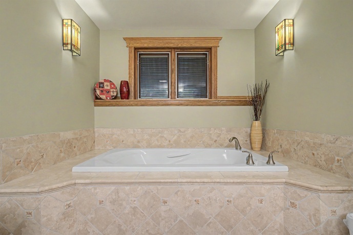2 Dogwood, GALENA, Illinois 61036, 4 Bedrooms Bedrooms, ,3 BathroomsBathrooms,House,For Sale,Dogwood,202603588