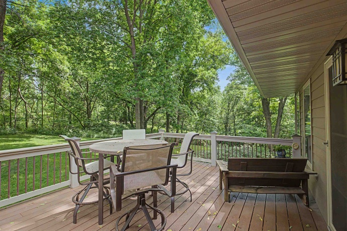 2 Dogwood, GALENA, Illinois 61036, 4 Bedrooms Bedrooms, ,3 BathroomsBathrooms,House,For Sale,Dogwood,202603588