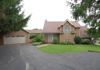 4 Maltby, GALENA, Illinois 61036, 3 Bedrooms Bedrooms, ,3 BathroomsBathrooms,House,For Sale,Maltby,202603589