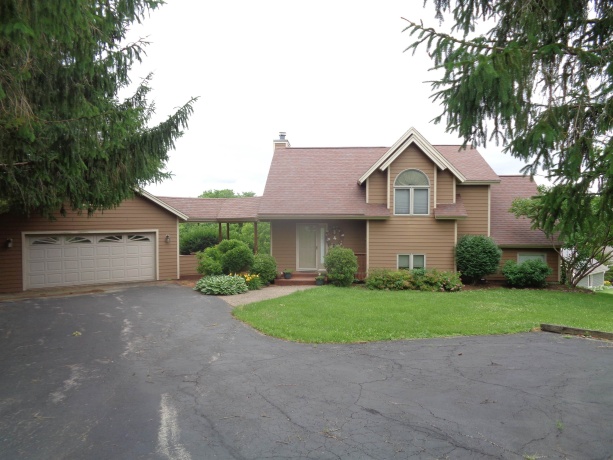 4 Maltby, GALENA, Illinois 61036, 3 Bedrooms Bedrooms, ,3 BathroomsBathrooms,House,For Sale,Maltby,202603589