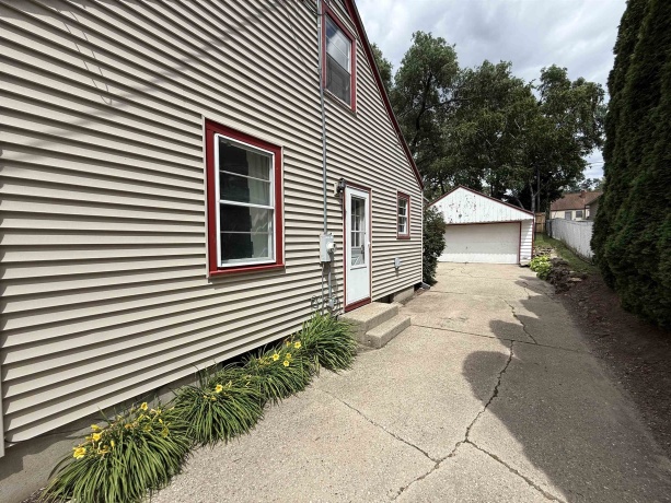 924 Peter, ROCKFORD, Illinois 61108, 3 Bedrooms Bedrooms, ,1 BathroomBathrooms,House,For Sale,Peter,202603591