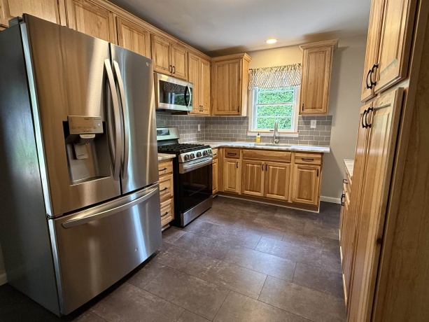 924 Peter, ROCKFORD, Illinois 61108, 3 Bedrooms Bedrooms, ,1 BathroomBathrooms,House,For Sale,Peter,202603591