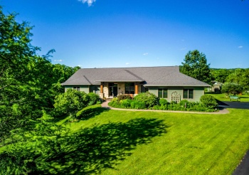 28 Butternut, GALENA, Illinois 61036, 4 Bedrooms Bedrooms, ,3 BathroomsBathrooms,House,For Sale,Butternut,202603592