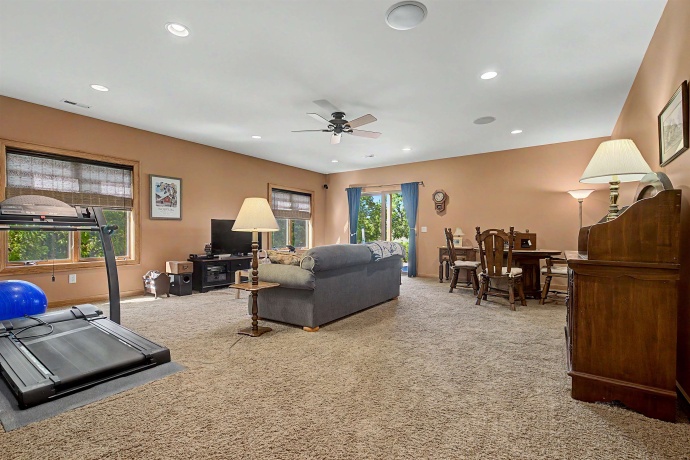 28 Butternut, GALENA, Illinois 61036, 4 Bedrooms Bedrooms, ,3 BathroomsBathrooms,House,For Sale,Butternut,202603592