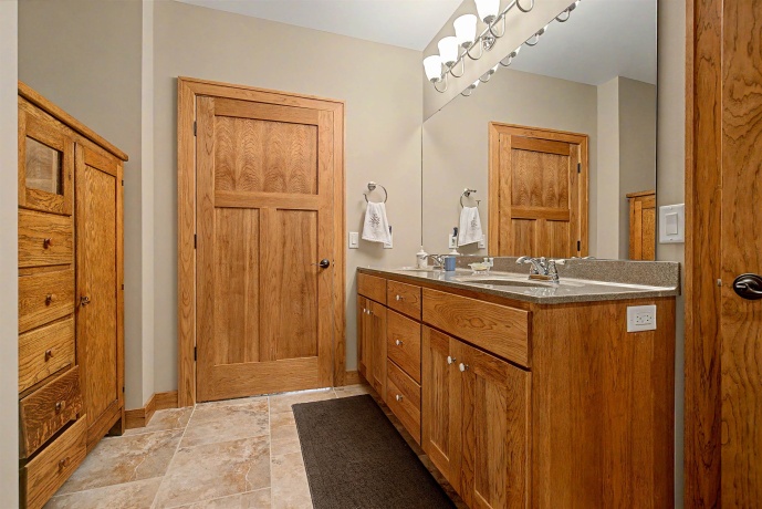 28 Butternut, GALENA, Illinois 61036, 4 Bedrooms Bedrooms, ,3 BathroomsBathrooms,House,For Sale,Butternut,202603592