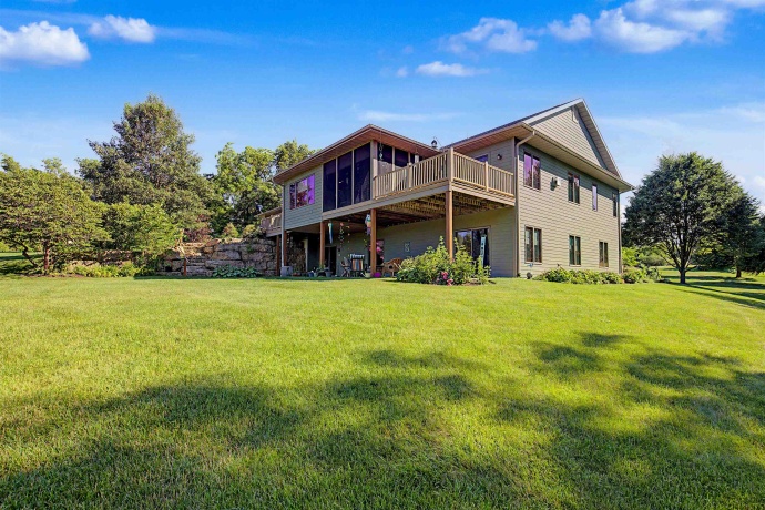 28 Butternut, GALENA, Illinois 61036, 4 Bedrooms Bedrooms, ,3 BathroomsBathrooms,House,For Sale,Butternut,202603592