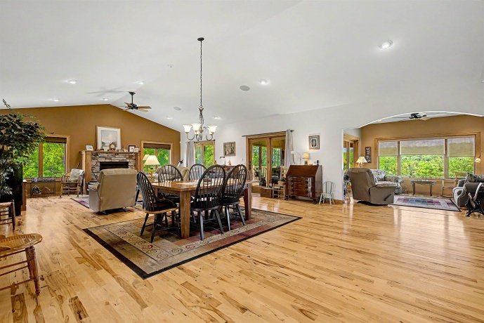 28 Butternut, GALENA, Illinois 61036, 4 Bedrooms Bedrooms, ,3 BathroomsBathrooms,House,For Sale,Butternut,202603592