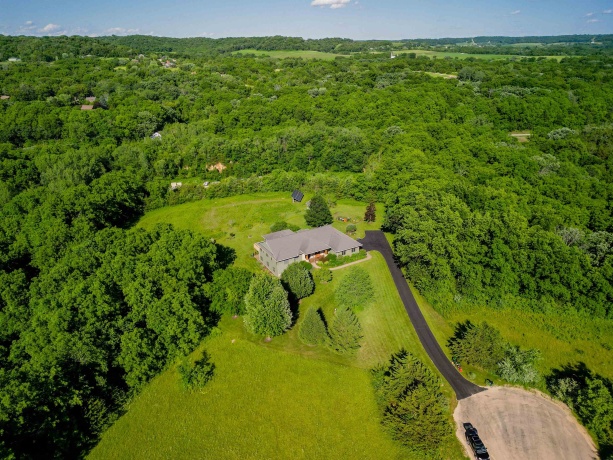 28 Butternut, GALENA, Illinois 61036, 4 Bedrooms Bedrooms, ,3 BathroomsBathrooms,House,For Sale,Butternut,202603592