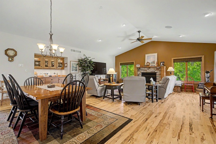 28 Butternut, GALENA, Illinois 61036, 4 Bedrooms Bedrooms, ,3 BathroomsBathrooms,House,For Sale,Butternut,202603592