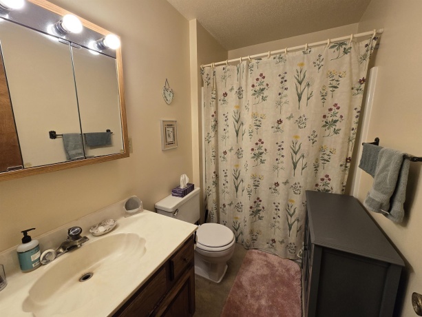 6428 Oakwood, POLO, Illinois 61064, 3 Bedrooms Bedrooms, ,2 BathroomsBathrooms,House,For Sale,Oakwood,202603594
