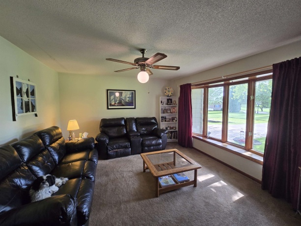 6428 Oakwood, POLO, Illinois 61064, 3 Bedrooms Bedrooms, ,2 BathroomsBathrooms,House,For Sale,Oakwood,202603594