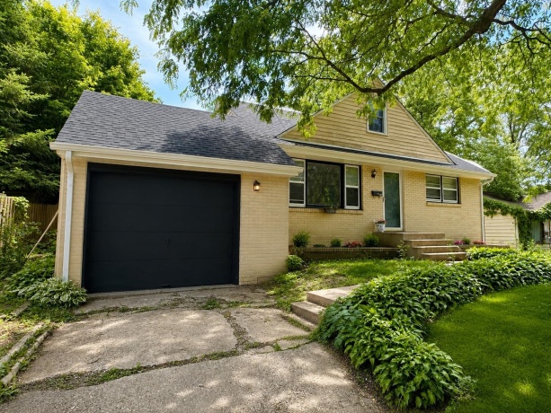 2707 Hampden Ct, ROCKFORD, Illinois 61107, 4 Bedrooms Bedrooms, ,2 BathroomsBathrooms,House,For Sale,Hampden Ct,202603597