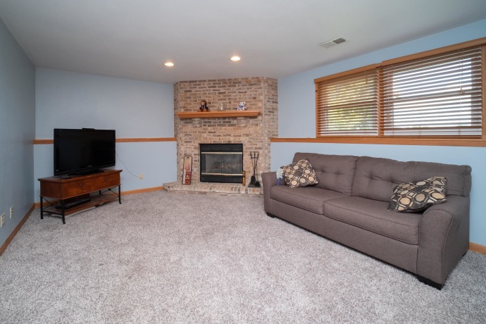 5885 LONGEST DR, SOUTH BELOIT, Illinois 61080, 4 Bedrooms Bedrooms, ,2 BathroomsBathrooms,House,For Sale,LONGEST DR,202603599
