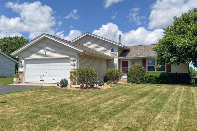 5885 LONGEST DR, SOUTH BELOIT, Illinois 61080, 4 Bedrooms Bedrooms, ,2 BathroomsBathrooms,House,For Sale,LONGEST DR,202603599