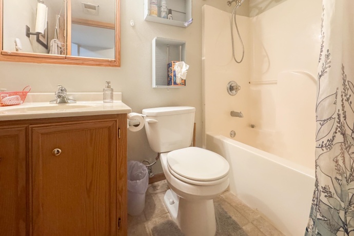 5885 LONGEST DR, SOUTH BELOIT, Illinois 61080, 4 Bedrooms Bedrooms, ,2 BathroomsBathrooms,House,For Sale,LONGEST DR,202603599
