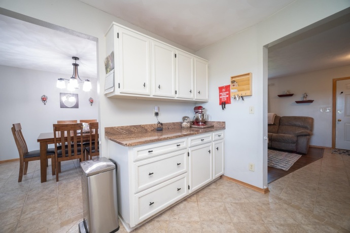 5885 LONGEST DR, SOUTH BELOIT, Illinois 61080, 4 Bedrooms Bedrooms, ,2 BathroomsBathrooms,House,For Sale,LONGEST DR,202603599
