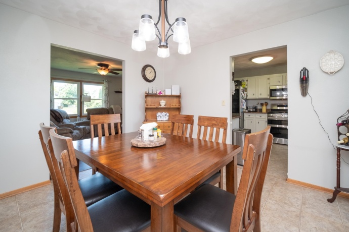 5885 LONGEST DR, SOUTH BELOIT, Illinois 61080, 4 Bedrooms Bedrooms, ,2 BathroomsBathrooms,House,For Sale,LONGEST DR,202603599