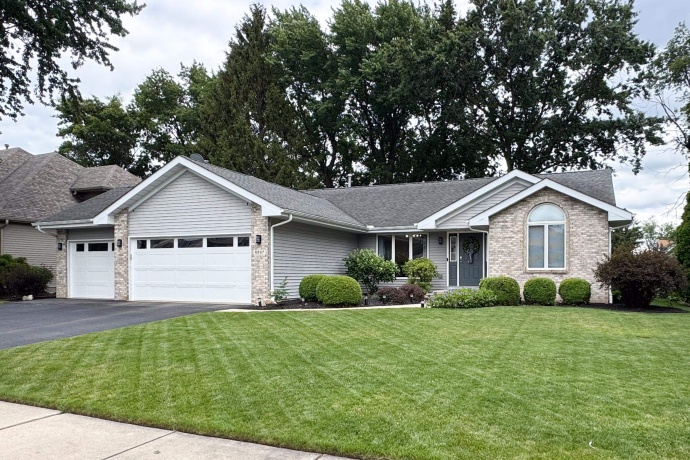 6857 Chandelier, LOVES PARK, Illinois 61111, 3 Bedrooms Bedrooms, ,2 BathroomsBathrooms,House,For Sale,Chandelier,202603602