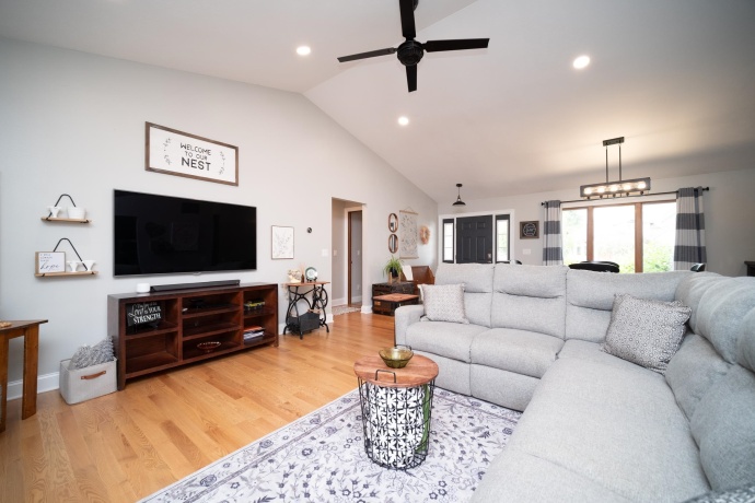 6857 Chandelier, LOVES PARK, Illinois 61111, 3 Bedrooms Bedrooms, ,2 BathroomsBathrooms,House,For Sale,Chandelier,202603602
