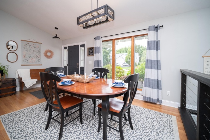 6857 Chandelier, LOVES PARK, Illinois 61111, 3 Bedrooms Bedrooms, ,2 BathroomsBathrooms,House,For Sale,Chandelier,202603602