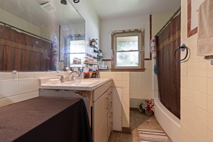 320 Dawn, ROCKFORD, Illinois 61107, 3 Bedrooms Bedrooms, ,2 BathroomsBathrooms,House,For Sale,Dawn,202603603