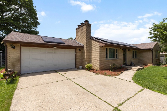 320 Dawn, ROCKFORD, Illinois 61107, 3 Bedrooms Bedrooms, ,2 BathroomsBathrooms,House,For Sale,Dawn,202603603