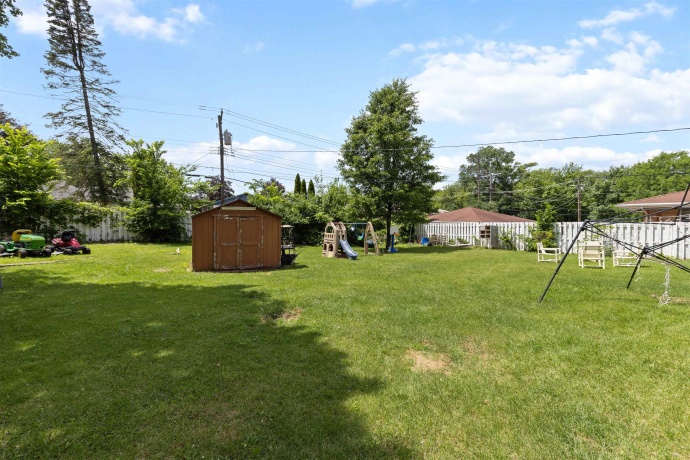 320 Dawn, ROCKFORD, Illinois 61107, 3 Bedrooms Bedrooms, ,2 BathroomsBathrooms,House,For Sale,Dawn,202603603