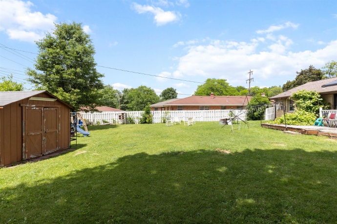 320 Dawn, ROCKFORD, Illinois 61107, 3 Bedrooms Bedrooms, ,2 BathroomsBathrooms,House,For Sale,Dawn,202603603