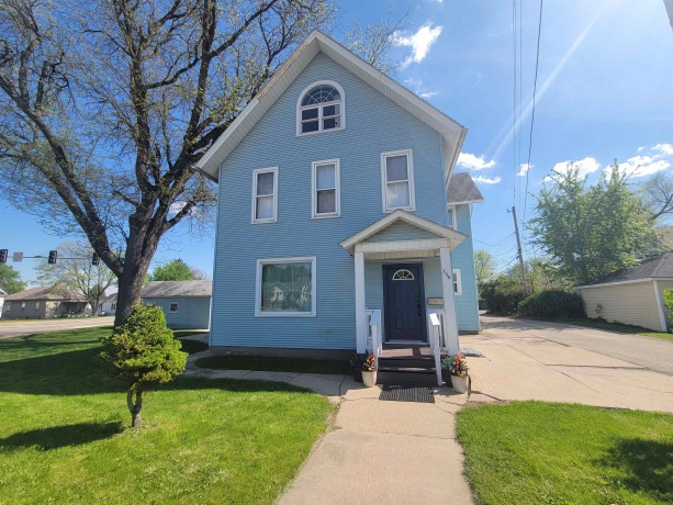 738 11th St, LaSalle, Illinois 61301, 4 Bedrooms Bedrooms, ,2 BathroomsBathrooms,House,For Sale,11th St,202603608
