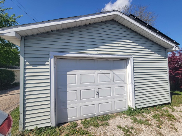 738 11th St, LaSalle, Illinois 61301, 4 Bedrooms Bedrooms, ,2 BathroomsBathrooms,House,For Sale,11th St,202603608